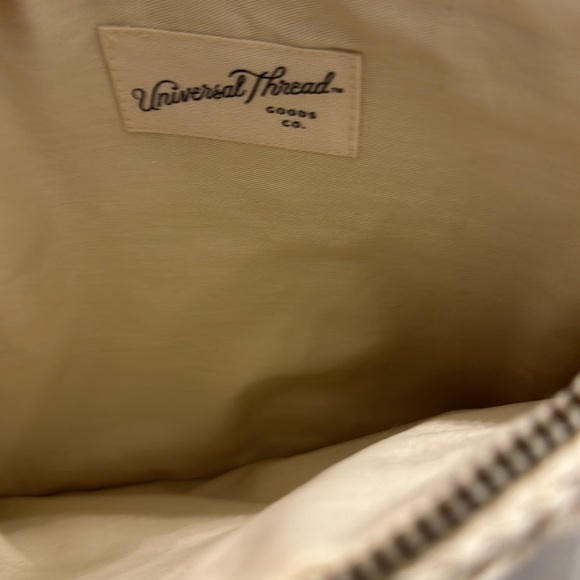 NWT Universal Thread Clutch - Picture 4 of 4